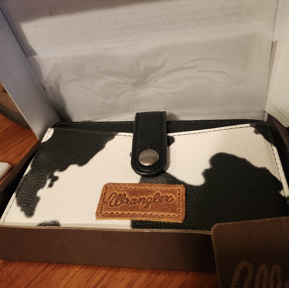 Wrangler Black and White Key Card Holder with Leather Patch